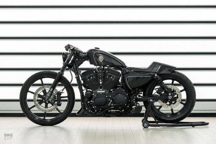 Harley-Davidson Sportster Roadster personnalisé par Rough Crafts