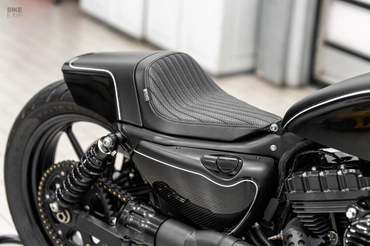 Harley-Davidson Sportster Roadster personnalisé par Rough Crafts