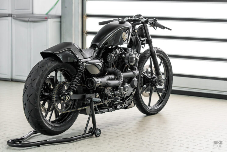 Harley-Davidson Sportster Roadster personnalisé par Rough Crafts