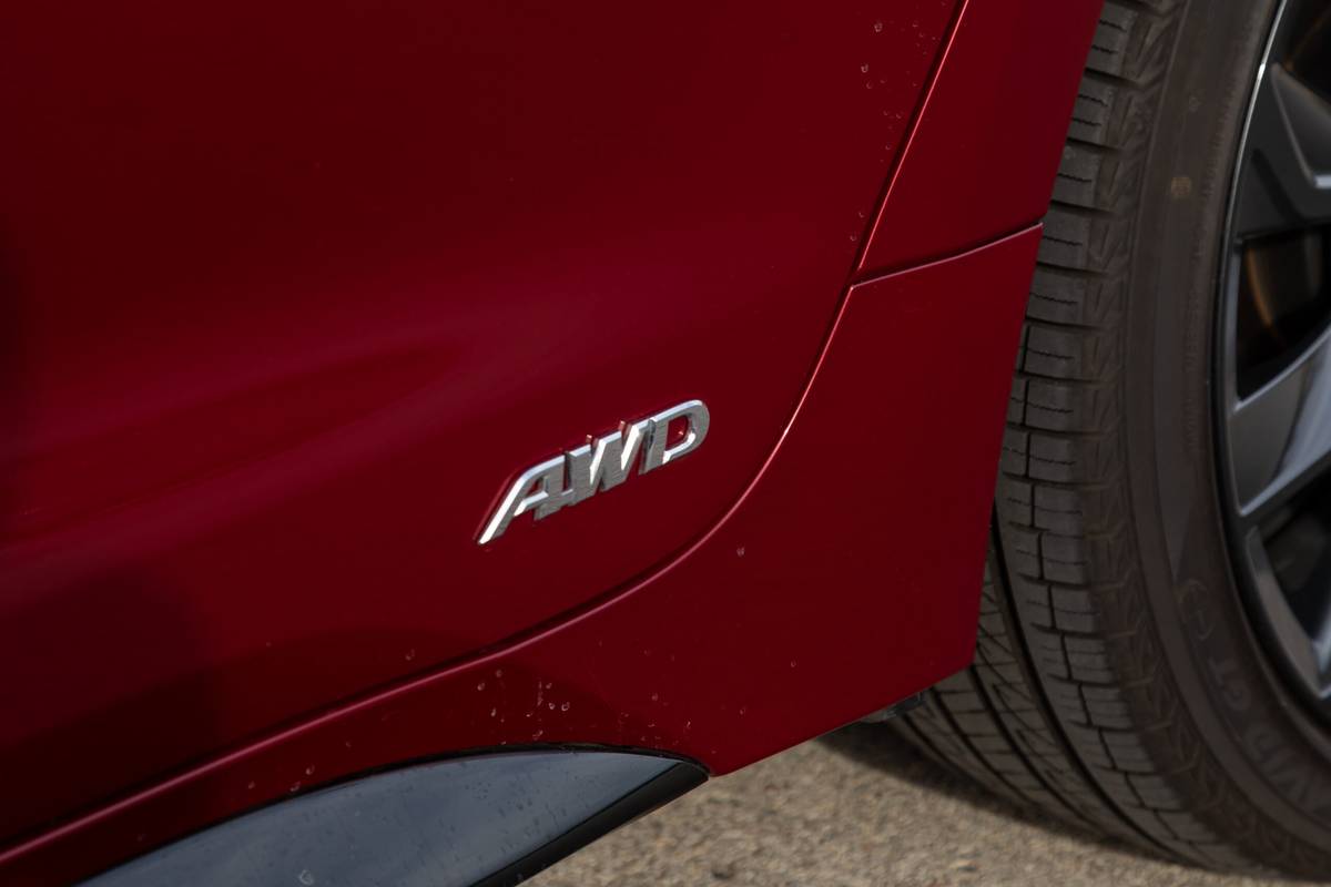Toyota Corolla hybride 2024 |  Photo Wash wash par Christian Lantry