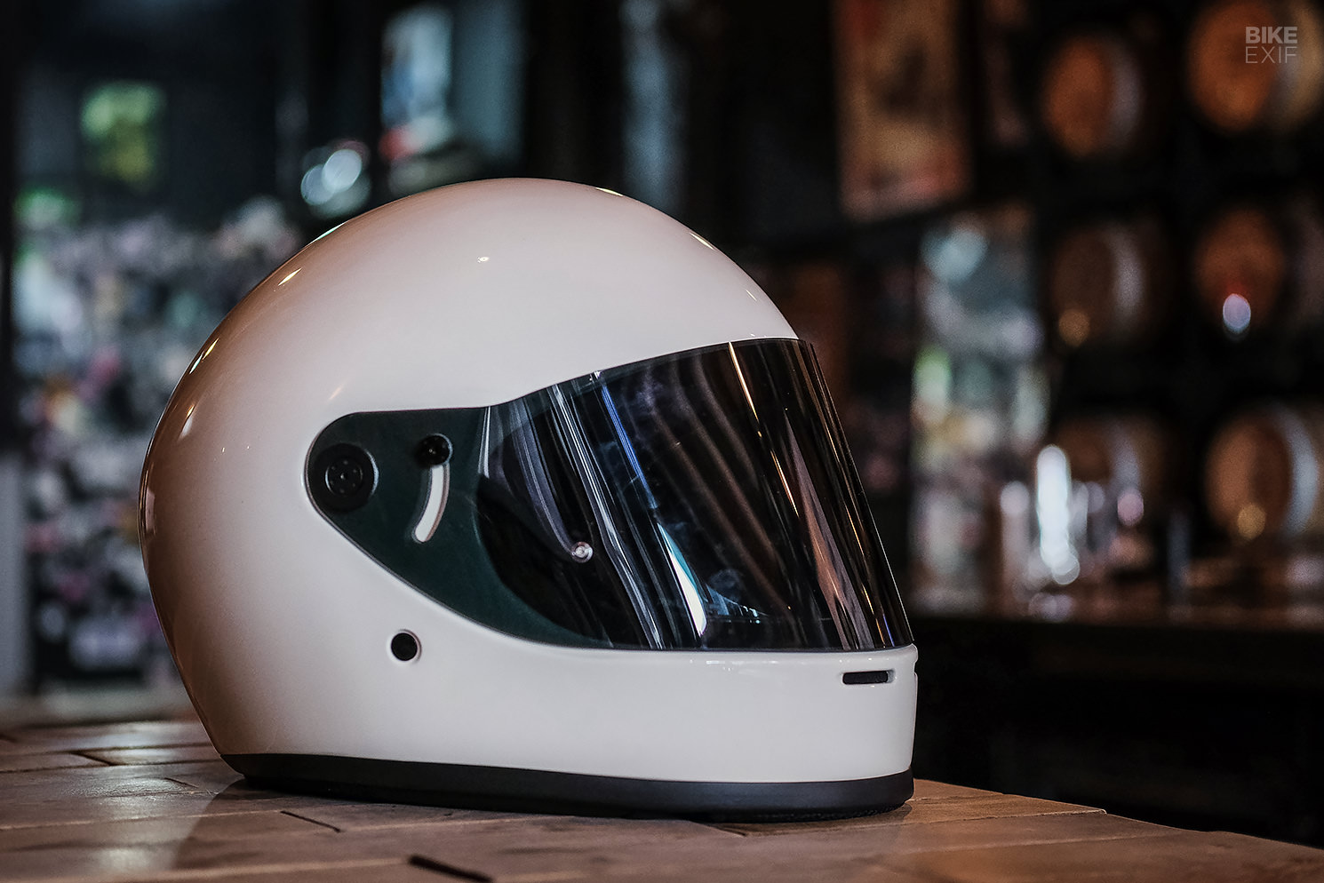 Casque moto intégral rétro DMD Rivale