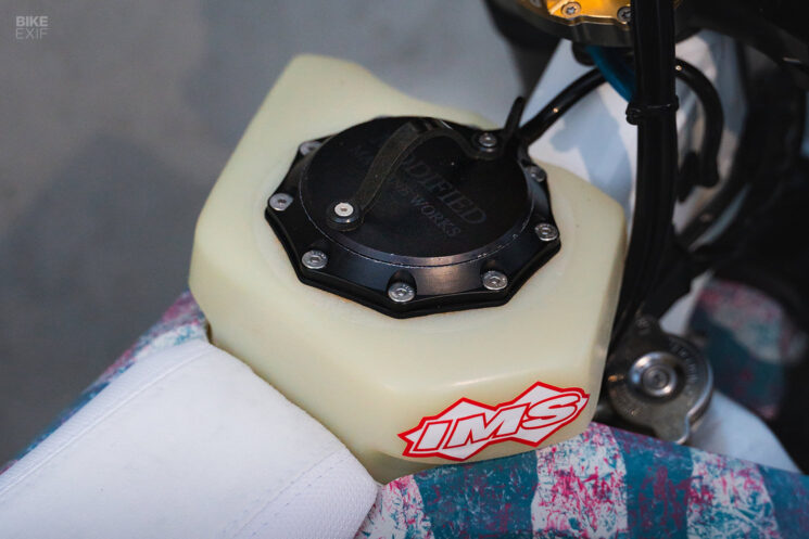 Vélo de course Husqvarna FE 450 Baja 1000 par Deus ex Machina