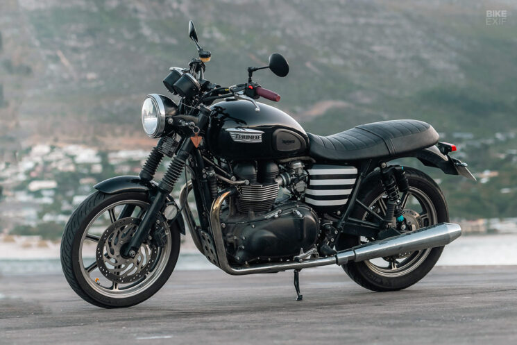 Triumph Bonneville avec amortisseurs réglables TFX Suspension Xtreme