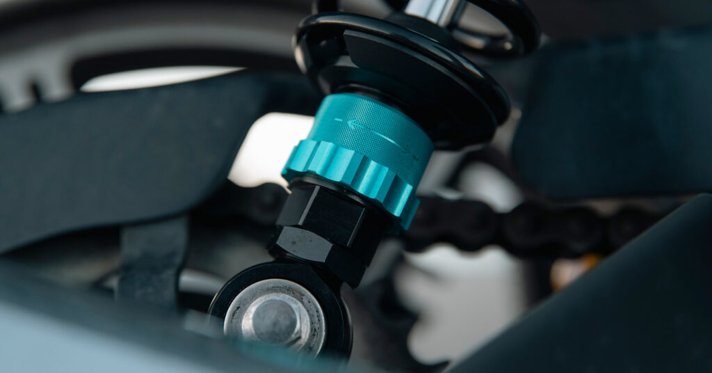 Testé sur route : amortisseurs arrière réglables TFX Suspension Xtreme