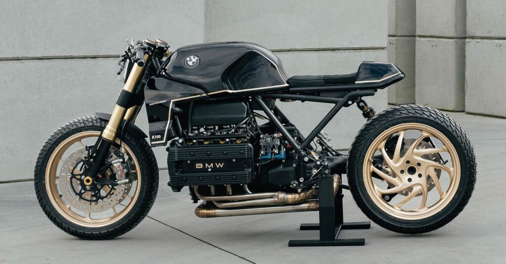 Level Up : Un café racer BMW K100 avec une ambiance John Player Special