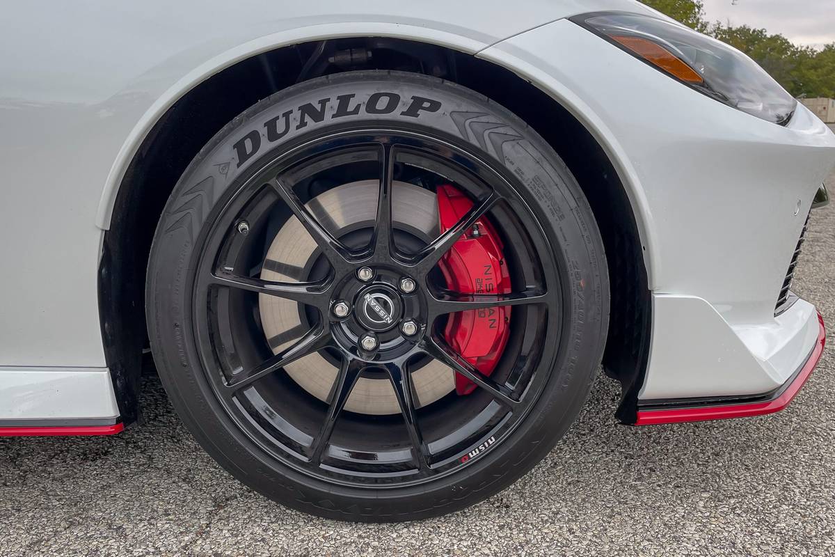 nissan z nismo 2024 07 roue extérieure à l'échelle jpg