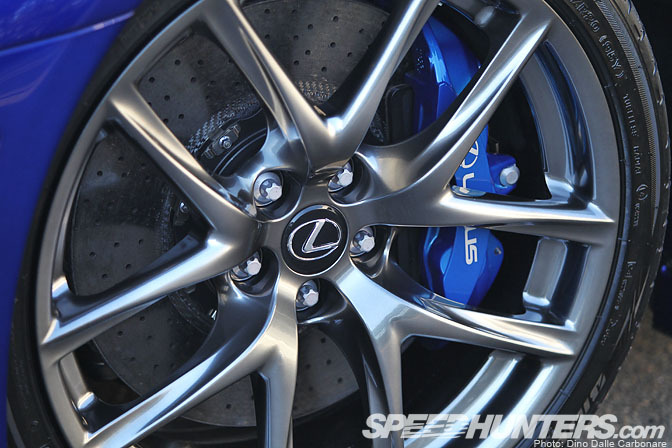 Roues forgées Lexus LFA de 20 pouces avec disques de frein Brembo en carbone-céramique