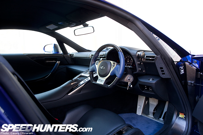 Intérieur bleu Lexus LFA