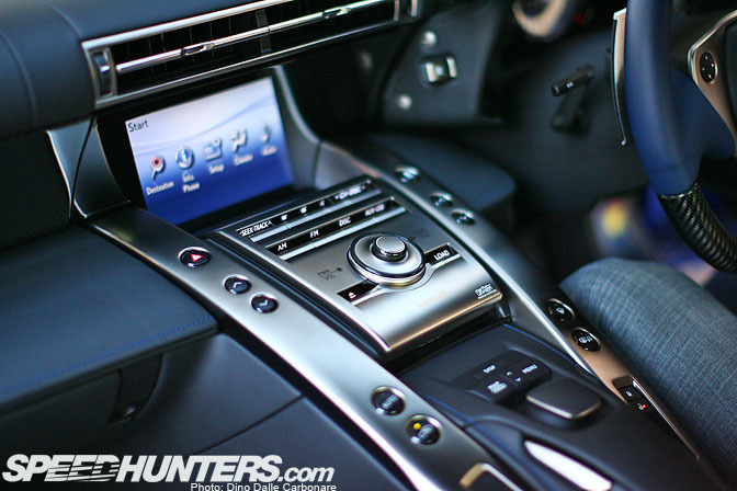 Console centrale Lexus LFA