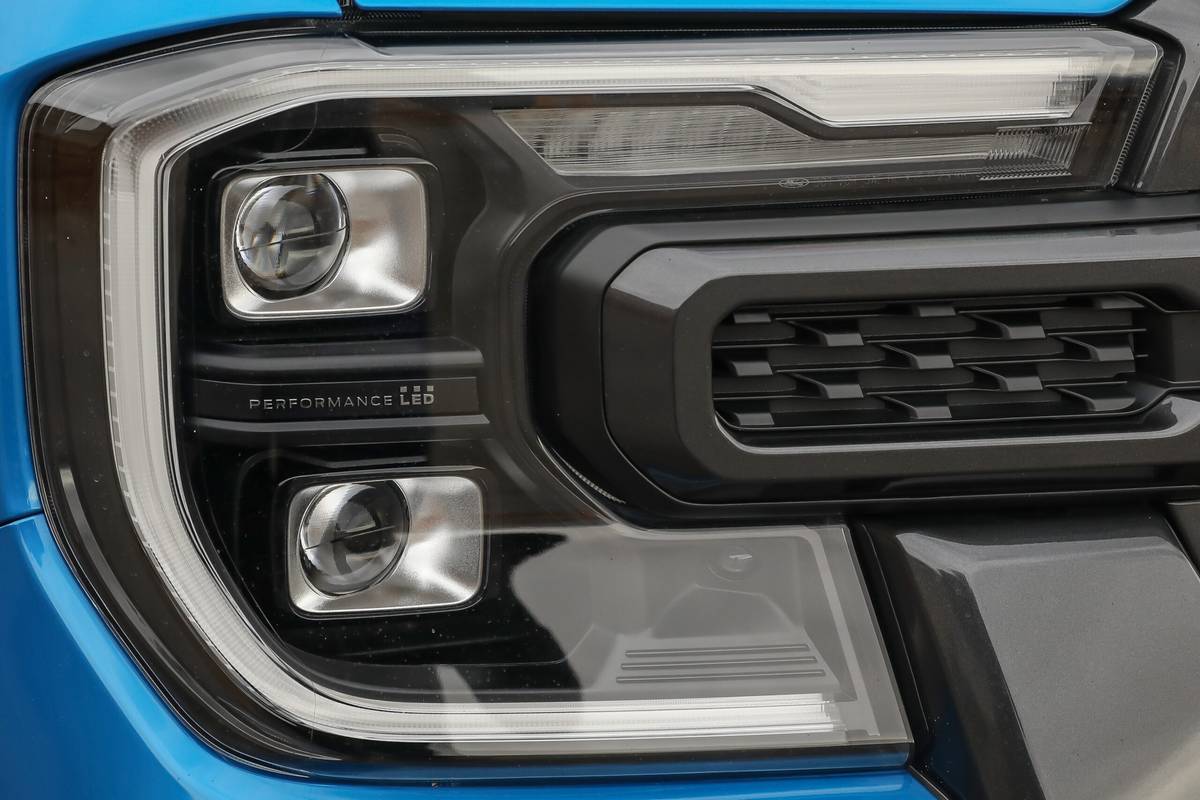 ford ranger lariat 2024 05 phare extérieur à l'échelle bleue jpg