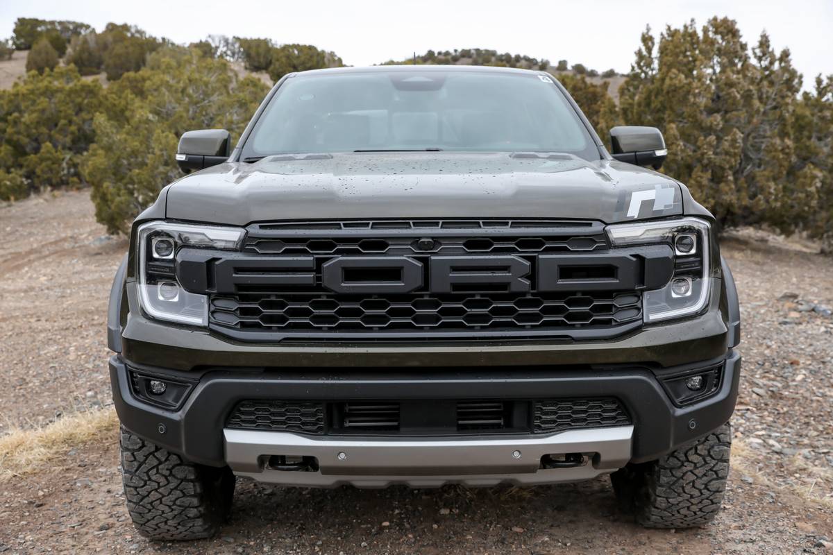 ford ranger raptor 2024 14 extérieur avant à l'échelle jpg