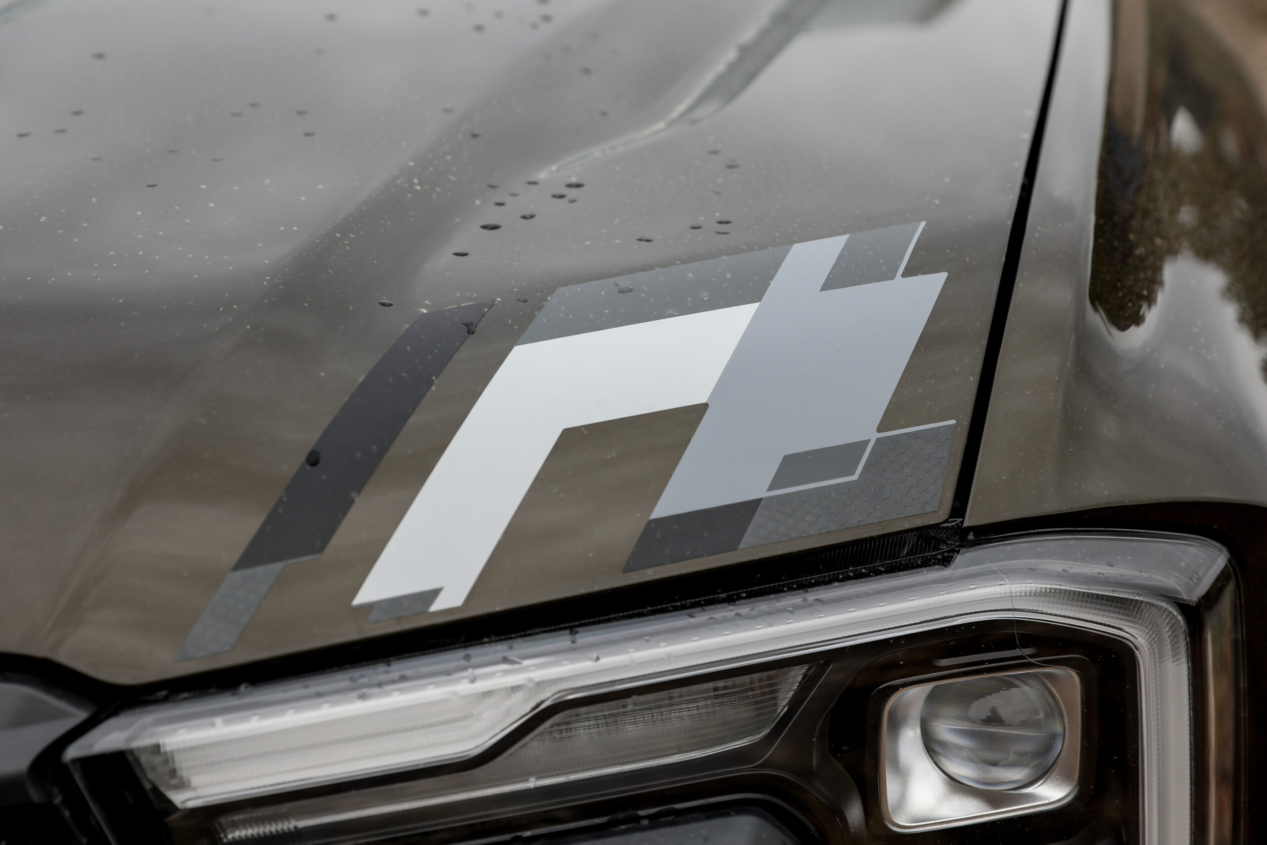 ford ranger raptor 2024 16 insigne de capot extérieur à l'échelle jpg