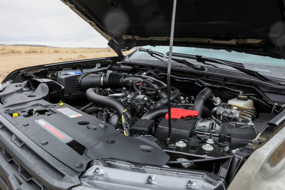ford ranger raptor 2024 33 intérieur moteur à l'échelle jpg
