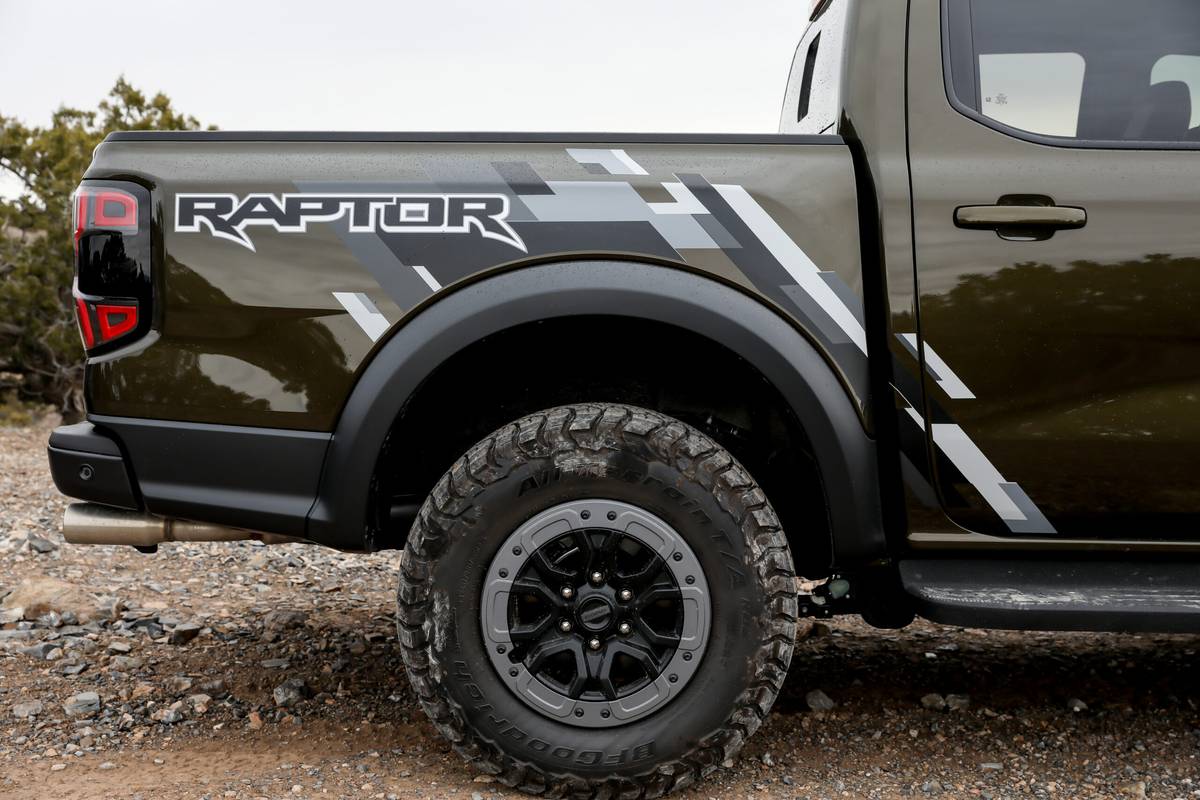 ford ranger raptor 2024 22 badge de profil extérieur à l'échelle jpg