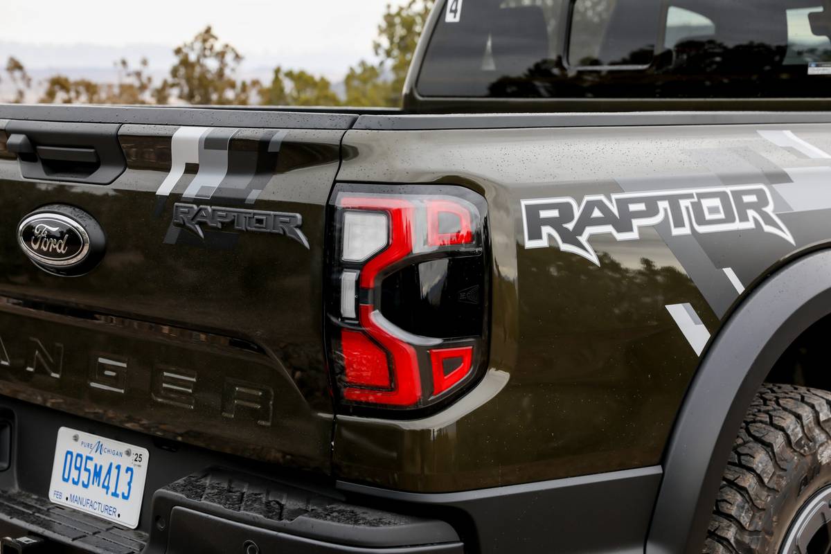 ford ranger raptor 2024 25 feu arrière extérieur à l'échelle jpg