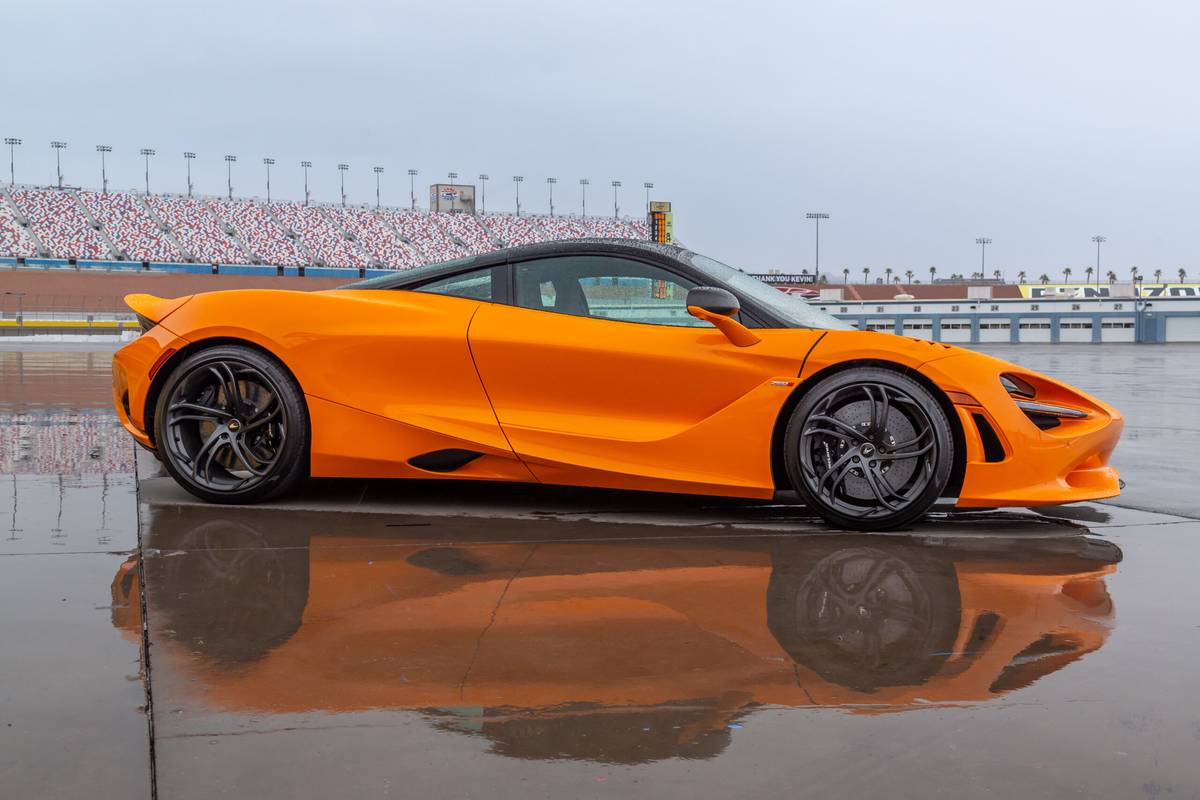 mclaren 750s 2024 10 profil extérieur à l'échelle jpg