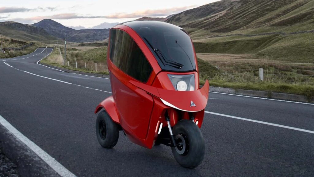 Découvrez ce scooter tout-terrain fermé futuriste