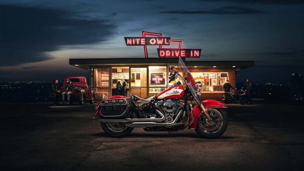 Découvrez la collection Harley Hydra-Glide Revival et Enthusiasts 2024