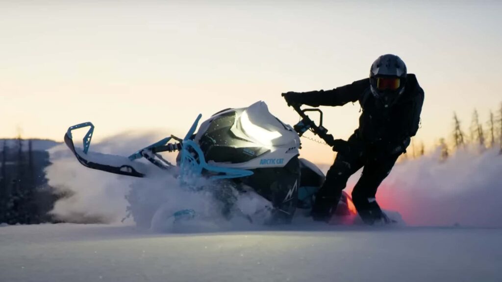 Essayez les nouvelles motoneiges Arctic Cat Catalyst lors de sa tournée de démonstration
