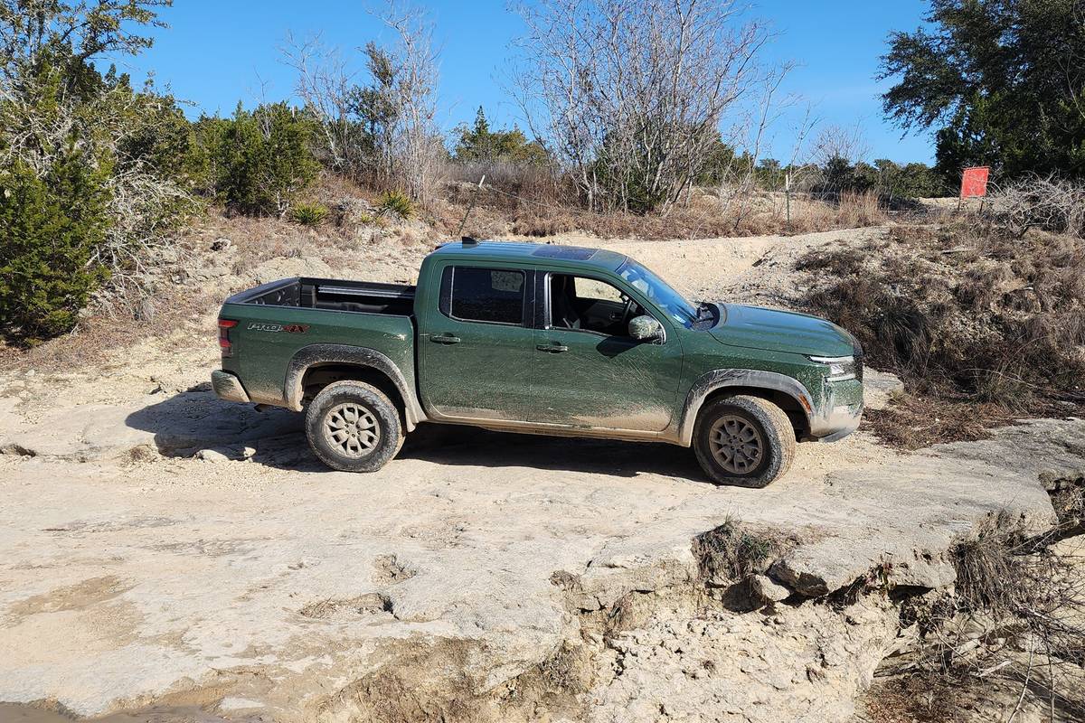 nissan frontier pro 4x 2024 extérieur éditorial 12 jpg