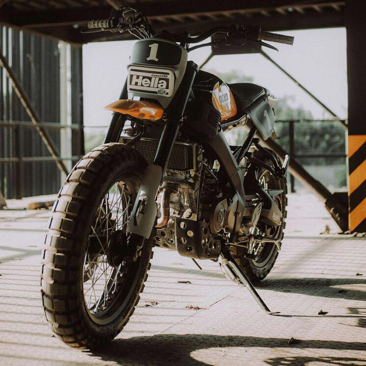 Scrambler Yamaha XSR155 par Garage Esquinita
