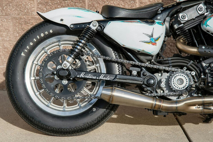 Harley Sportster 883 de style club par Emma Fry