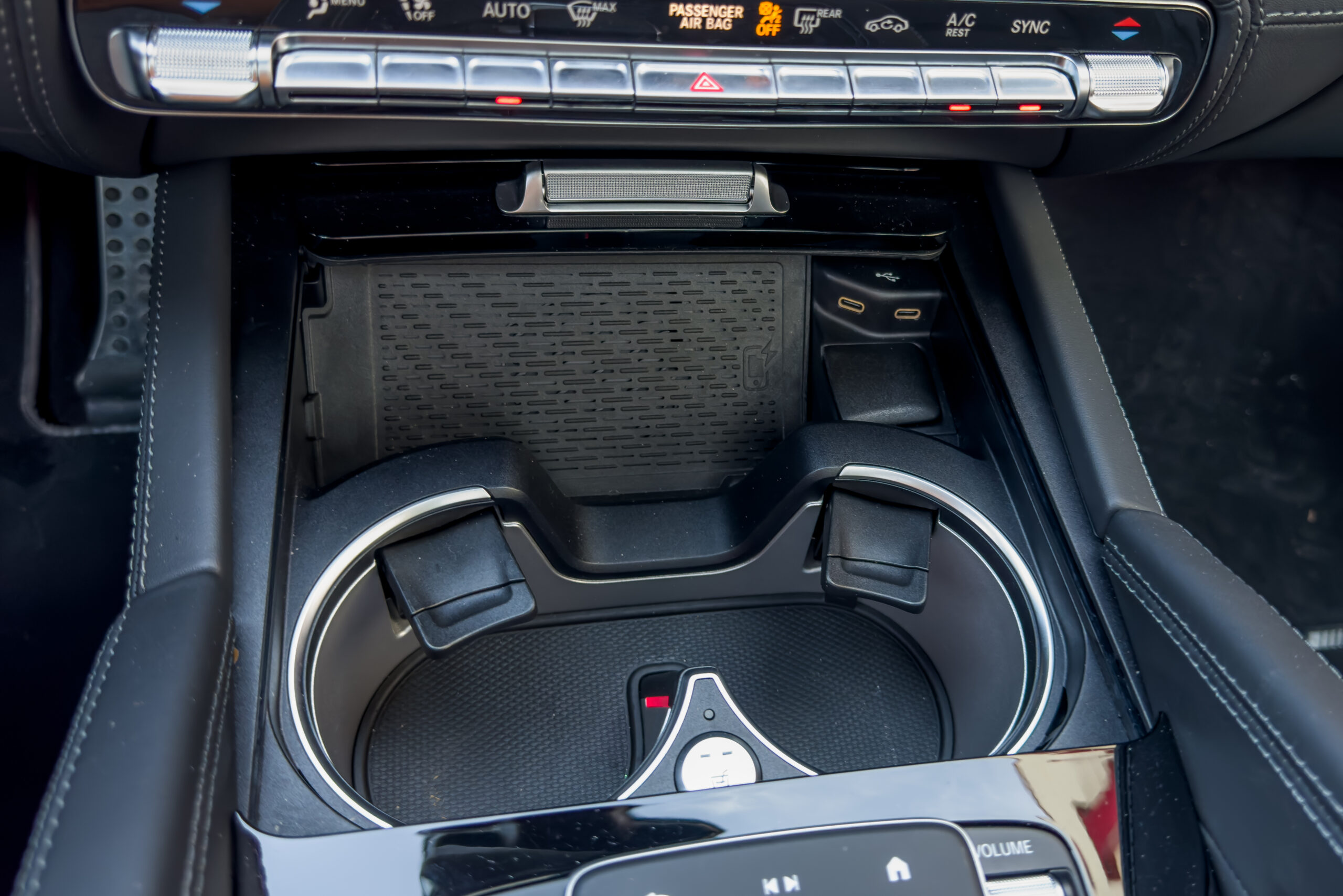 mercedes amg gls 63 2024 29 chargeur intérieur à l'échelle jpg