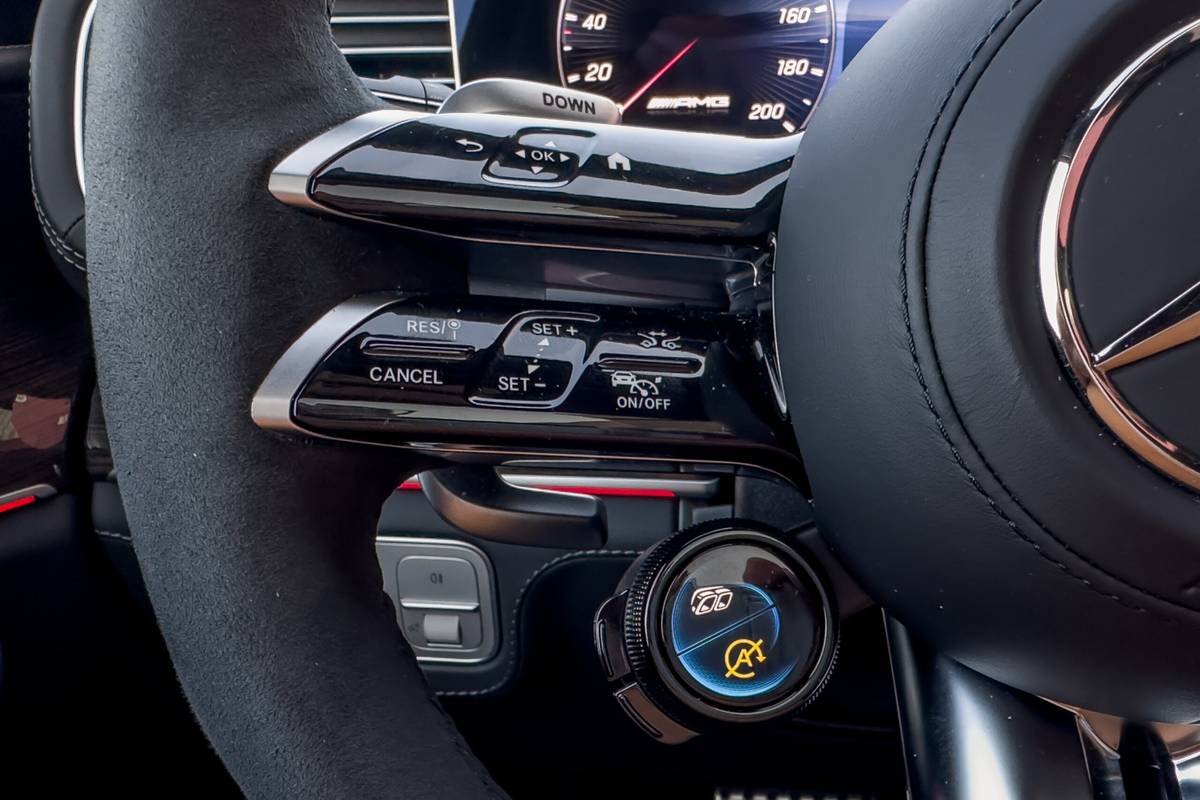 mercedes amg gls 63 2024 18 commandes intérieures au volant à l'échelle jpg