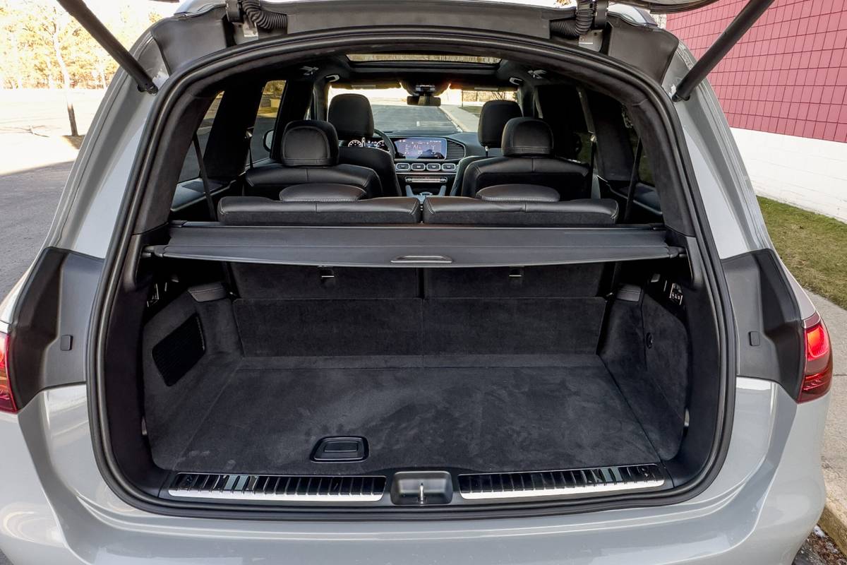 mercedes amg gls 63 2024 36 intérieur cargo à l'échelle jpg