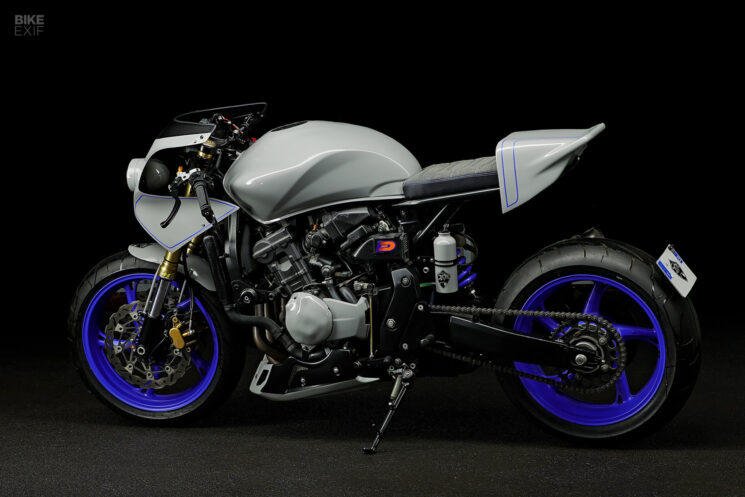 Honda Hornet café racer par Seb Kustom Motorcycle