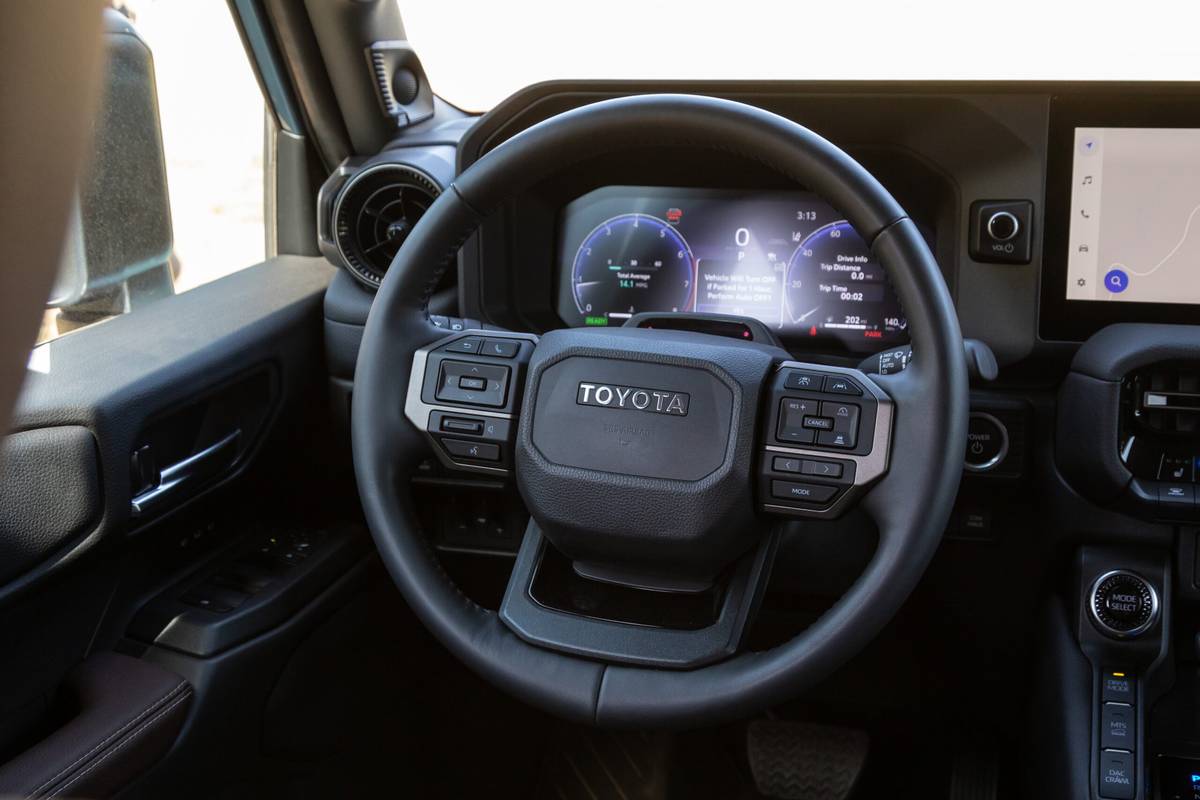 toyota land cruiser 2024 22 volant intérieur à l'échelle jpg