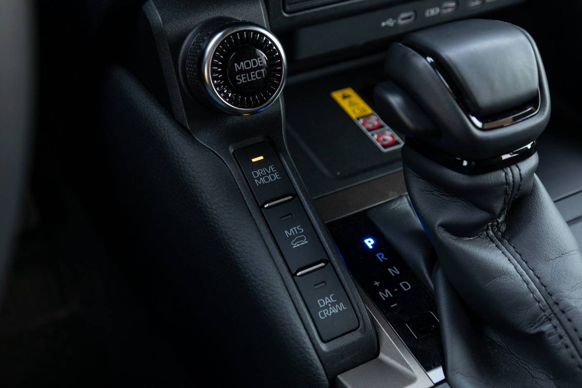 toyota land cruiser 2024 23 mode de conduite intérieur à l'échelle jpg