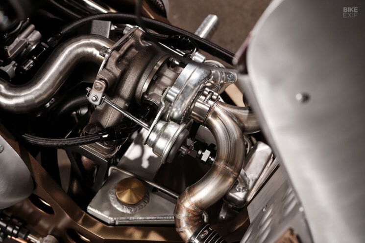 Vespa GT 200 turbocompressée avec carrosserie faite à la main