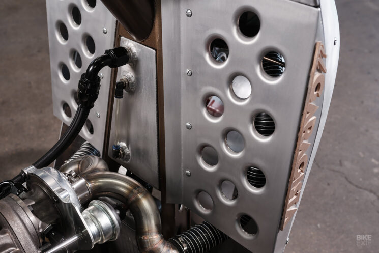 Vespa GT 200 turbocompressée avec carrosserie faite à la main
