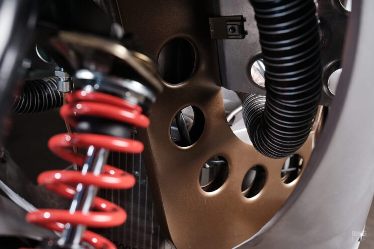 Vespa GT 200 turbocompressée avec carrosserie faite à la main