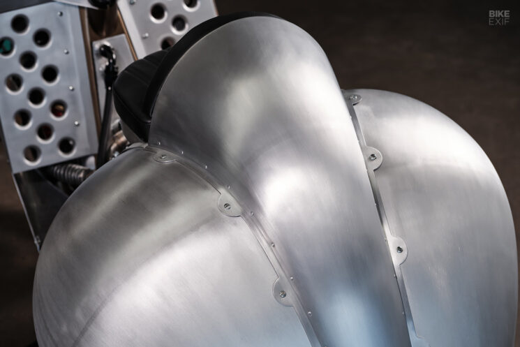 Vespa GT 200 turbocompressée avec carrosserie faite à la main