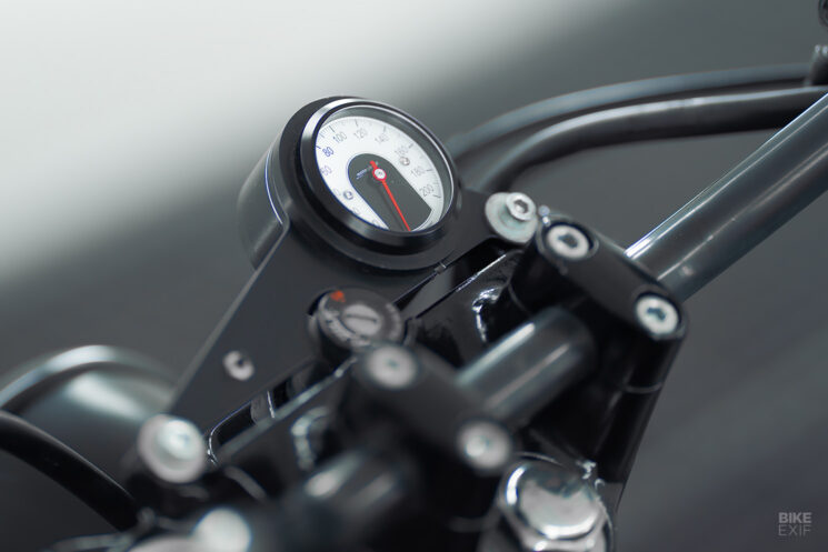Honda CB750 personnalisée par Himora Motors