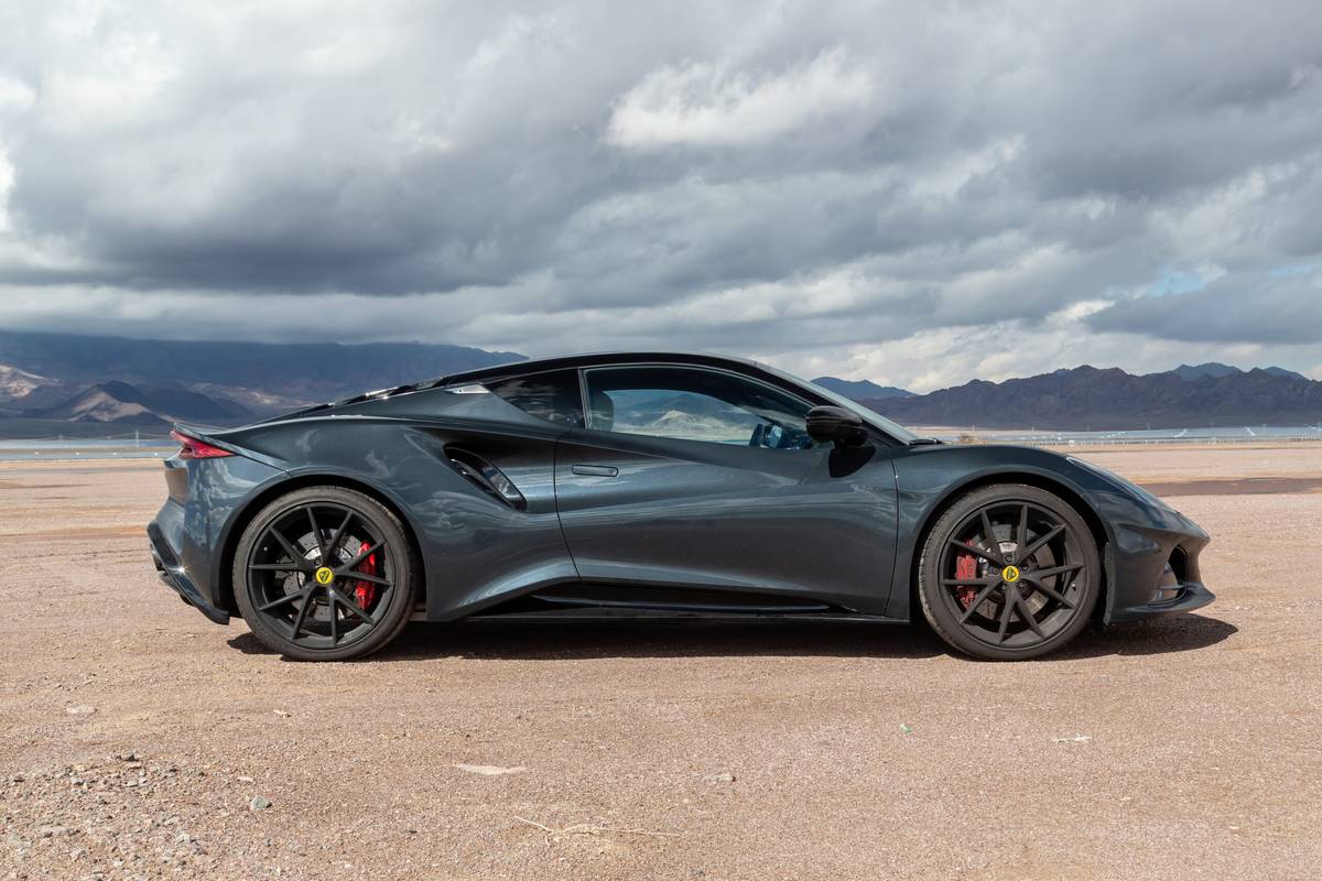 lotus emira 2024 07 profil extérieur à l'échelle jpg