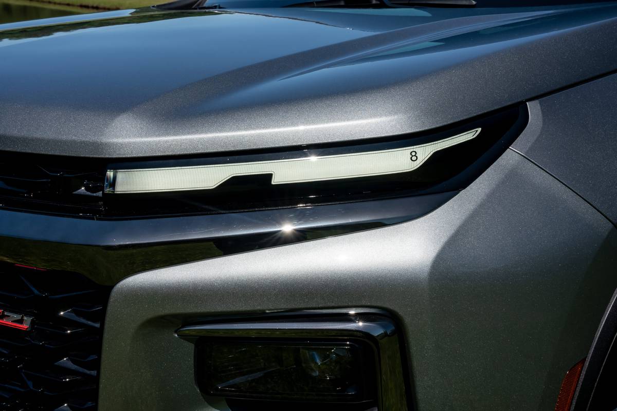 chevrolet traverse z71 2025 03 phare extérieur à l'échelle jpg