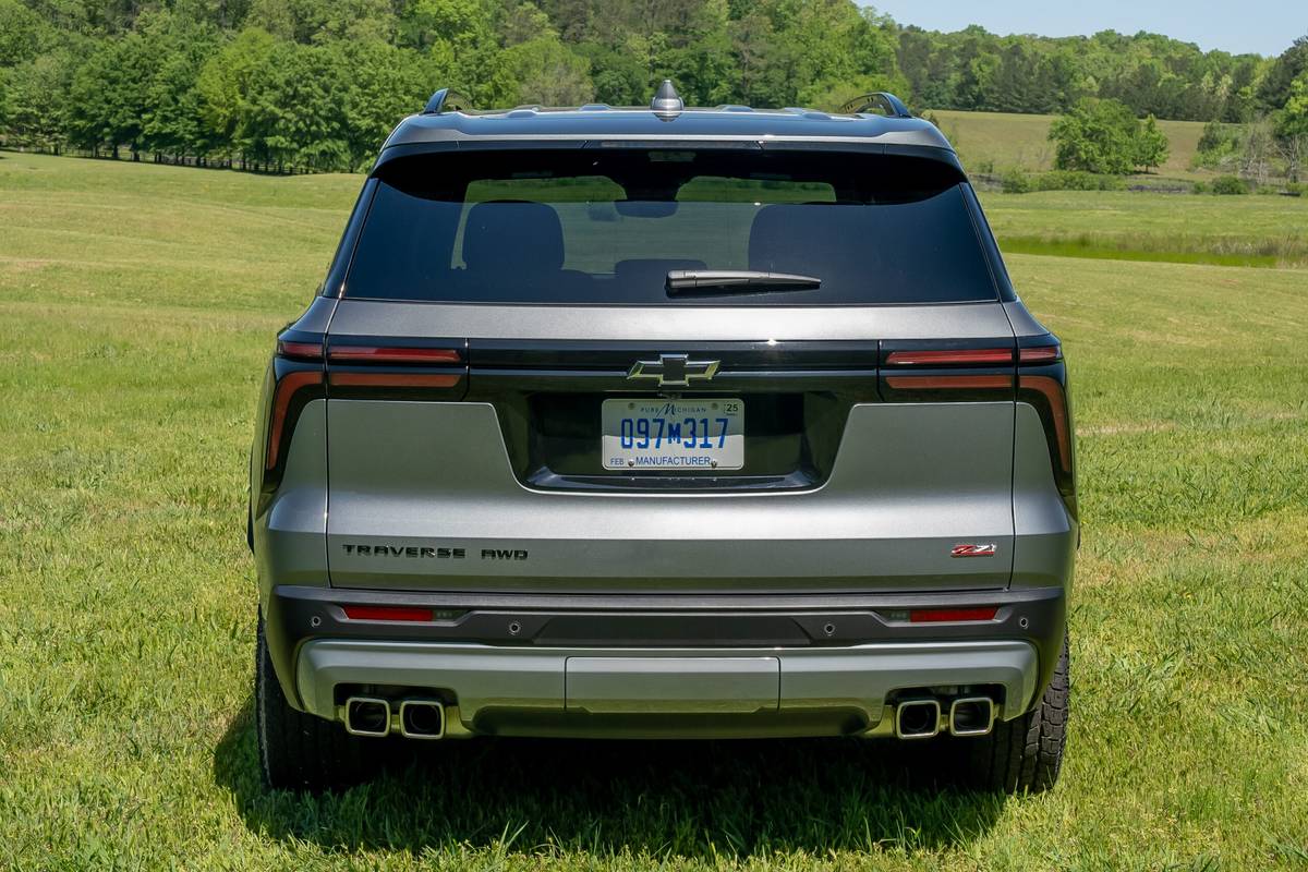chevrolet traverse z71 2025 10 extérieur arrière échelle jpg