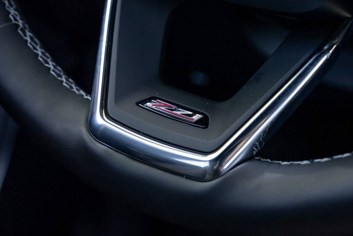 chevrolet traverse z71 2025 23 insigne de volant intérieur à l'échelle jpg