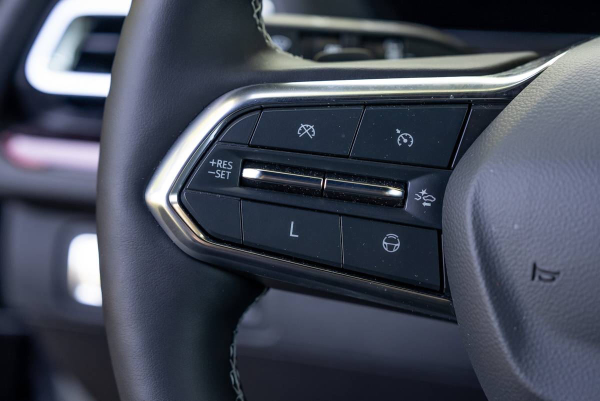 chevrolet traverse z71 2025 22 commandes intérieures au volant à l'échelle jpg