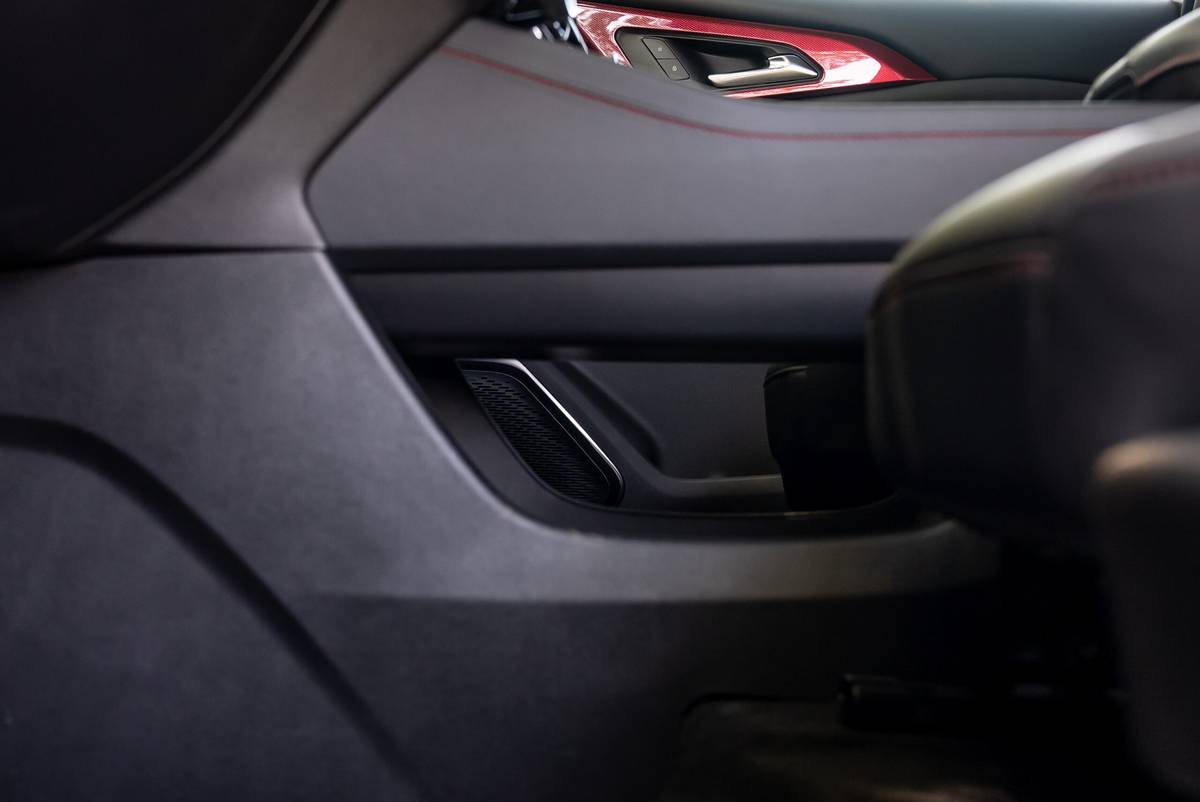 chevrolet traverse z71 2025 32 console centrale intérieure cargo à l'échelle jpg