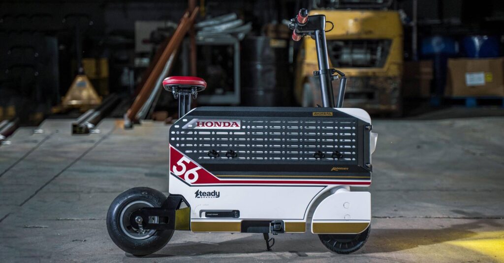 Moto Distracto : Steady Garage personnalise la nouvelle Honda Motocompacto