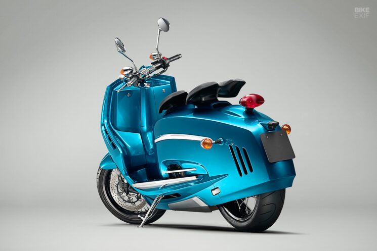 Scooter KTM personnalisé par John Piper