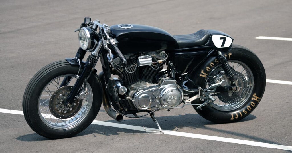 Project7 : Un café racer Sportster 1994 surbaissé d'Indonésie