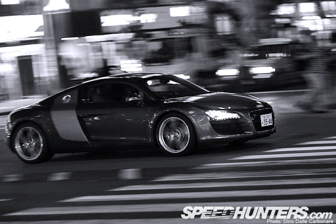 Car Feature>> Audi R8