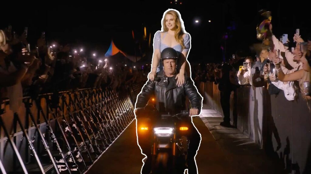 L'entrée en moto de Lana Del Rey à Coachella était plus une chose que vous ne le pensez