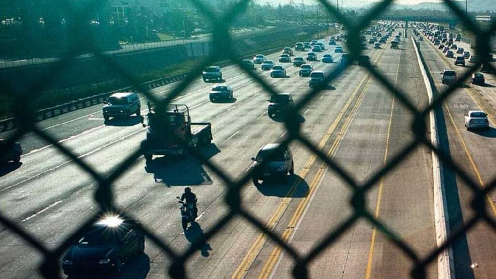 La Californie adopte un projet de loi qui fera crier après les voitures lorsque vous excès de vitesse