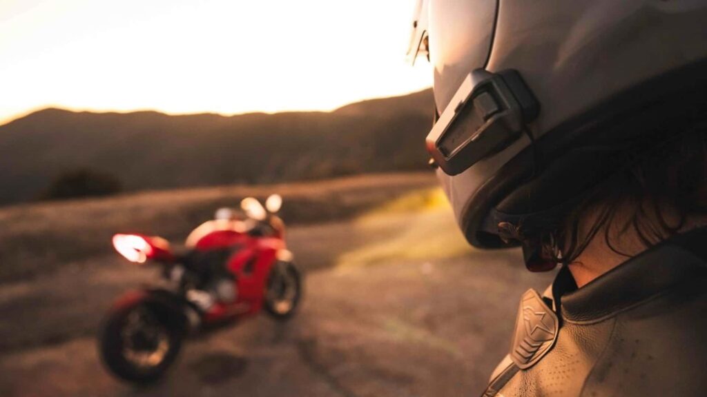 Les nouvelles communications de moto PackTalk Pro de Cardo pourraient bien vous sauver la vie